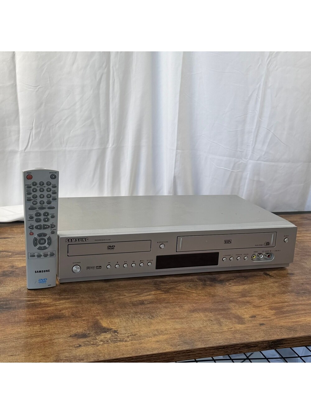 Samsung DVD-V5500 DVD VCR Combo Player Progressive Scan 4 Head Remote READ DES
